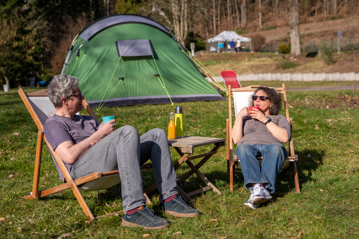 couple tente camping
